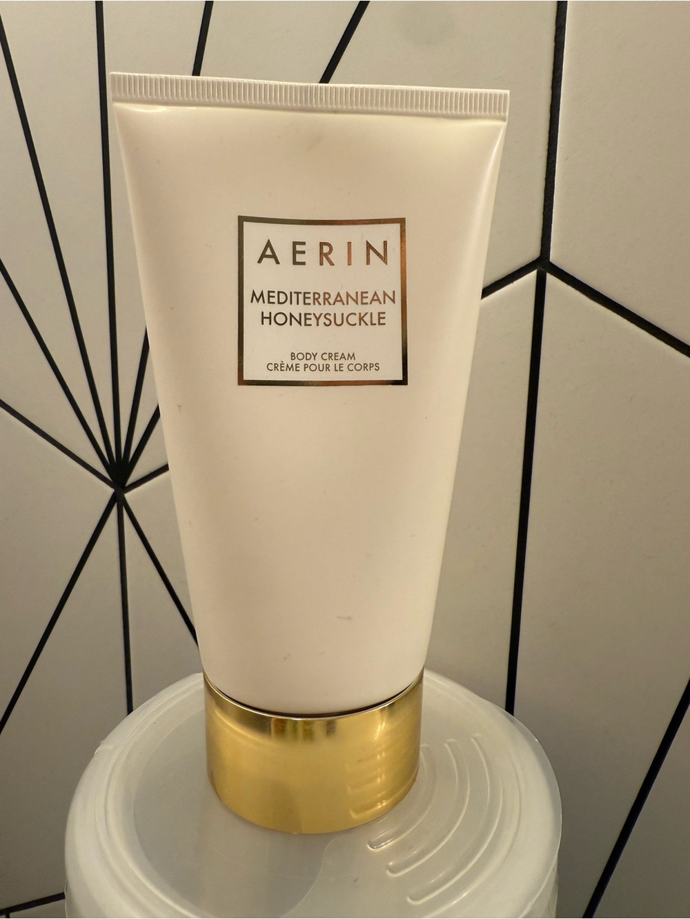 ✨ AERIN Mediterranean Honeysuckle Body Cream ✨